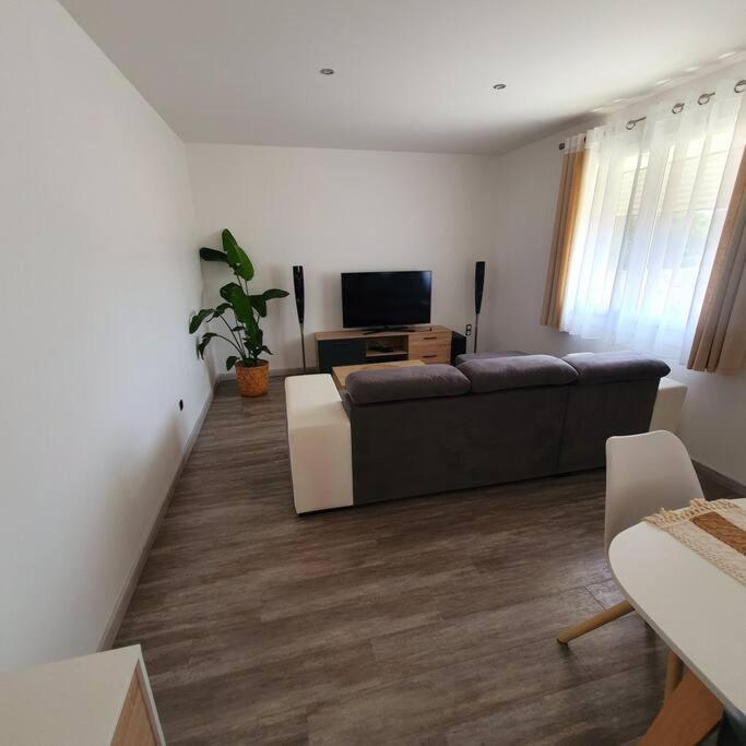 Joli Haut De Villa 3 Chambres Climatise Avec Jacuzzi Marignane Eksteriør bilde