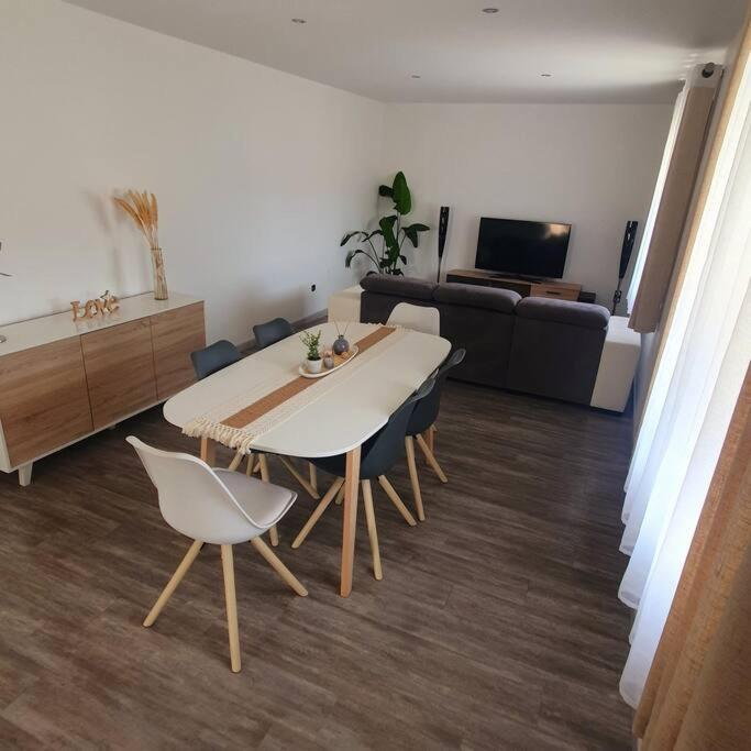 Joli Haut De Villa 3 Chambres Climatise Avec Jacuzzi Marignane Eksteriør bilde
